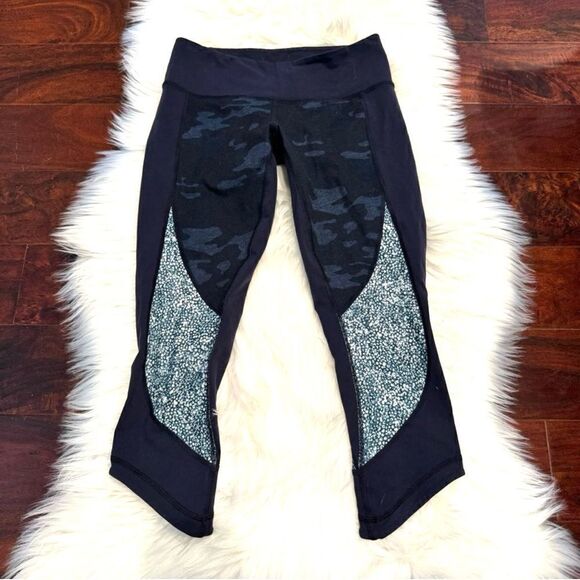 LULULEMON Lotus Camo Inkwell Crop Leggings Blue Wunder Under Low rise Size 6 - Picture 1 of 6